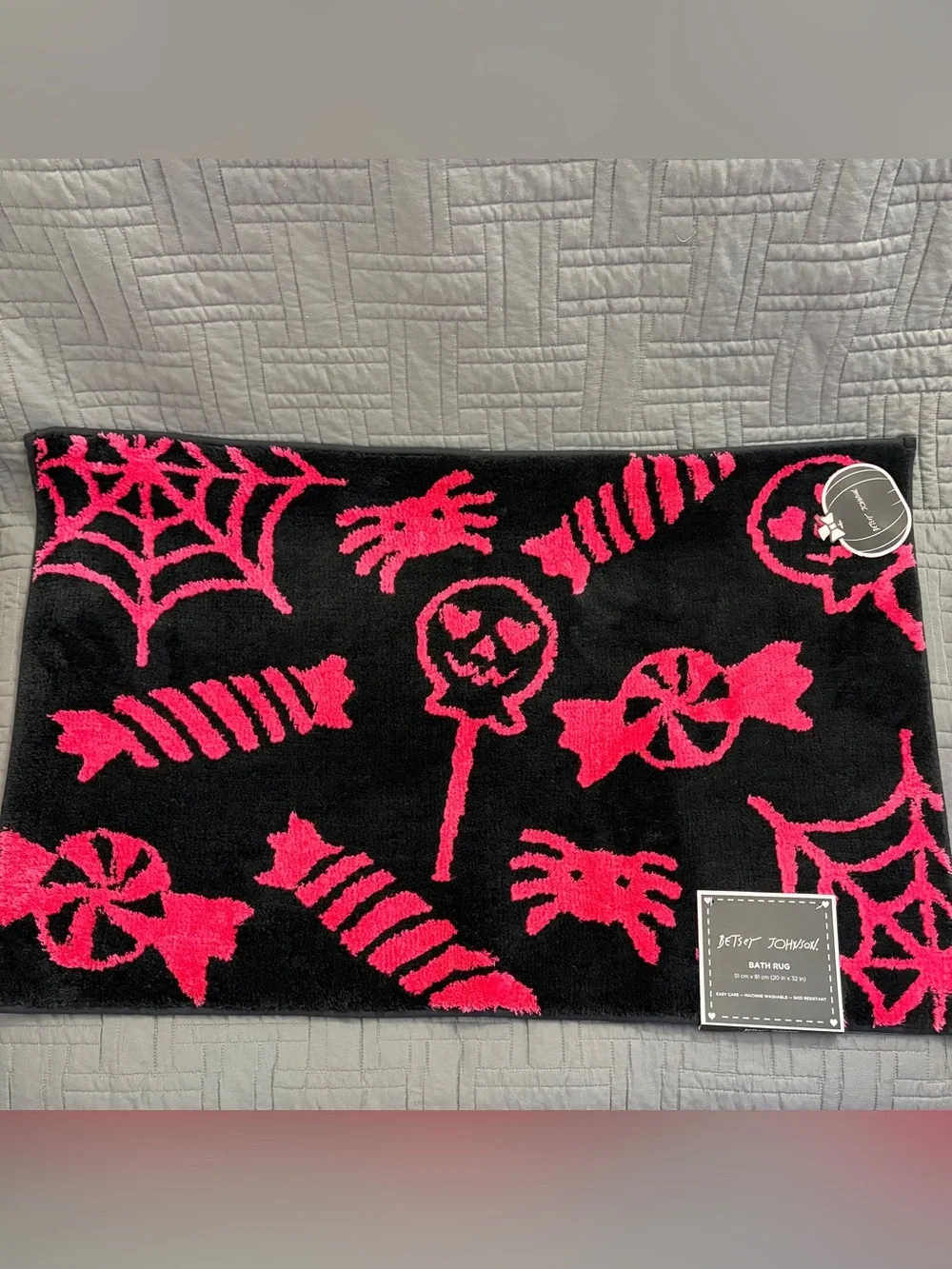 Betsey Johnson Halloween Candy Bath Mat Spider Accent Rug Pink & Black Spiderweb